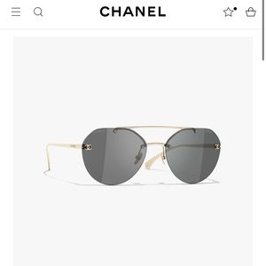 Authentic Chanel worn only once Pilot Sunglasses retail $715
